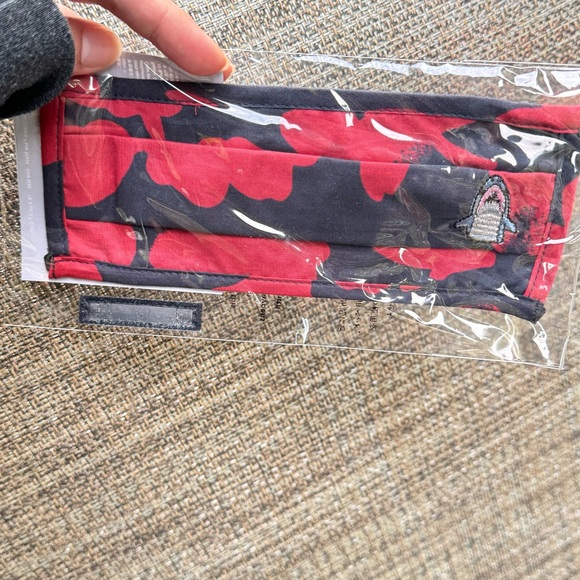 NWT Coach sharky shark - face mask navy and red camo - Picture 3 of 4